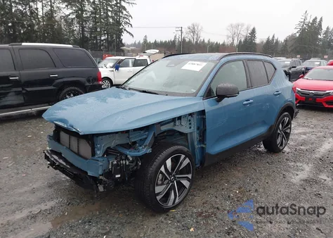 2023 Volvo Xc40 B5 Ultimate Dark Theme z USA, uszkodzony, nr VIN YV4L12UX2P2925906